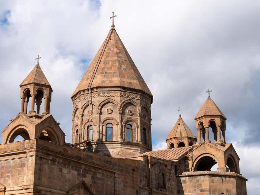 Day trip: Yerevan Sightseeing, St. Echmiadzin, Zvartnots - Starting with Yerevan at the Alexander Tamanian Statue
