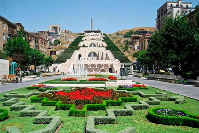 Discover Armenia: Tbilisi-Haghpat-Dilijan-Sevan-Yerevan-Tbilisi - The 7:00 am departure and the border crossing