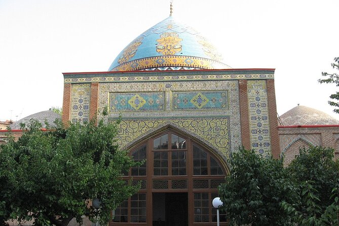 Discover Yerevan: Self-Guided Audio Walking Tour - Finishing with modern Armenian art