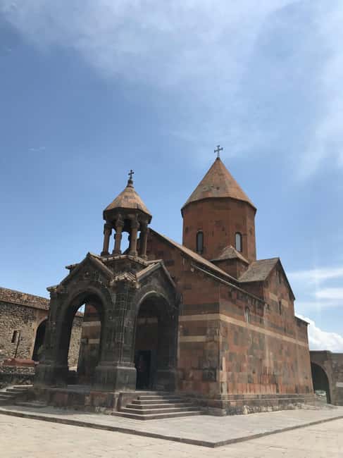 Enlightened Armenia: Echmiadzin, Khor Virap, Noravank, Areni - Noravank among the red cliffs