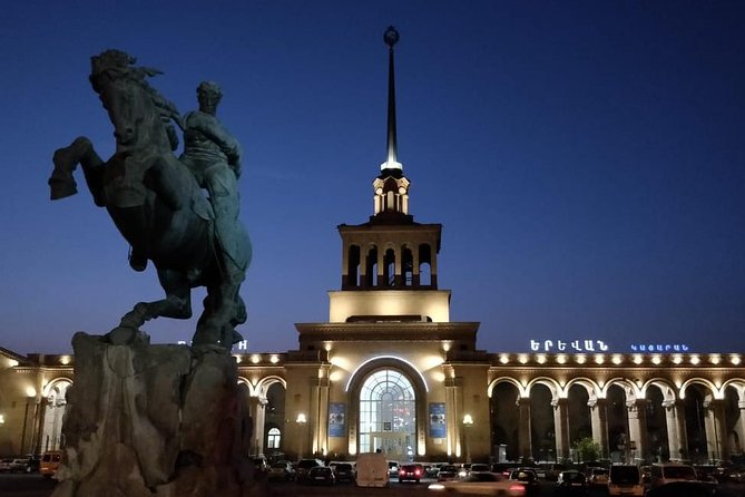 Evening walking tour in Yerevan - Northern Avenue for street art, shops, and food
