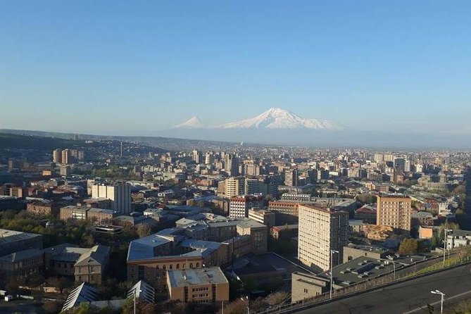 Evening walking tour in Yerevan - Freedom Square and the Opera House