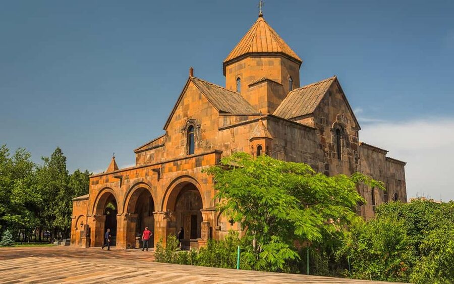 From Yerevan: Echmiadzin cathedral and Zvartnots temple - Why Echmiadzin matters in Armenia
