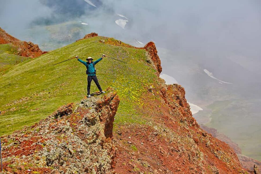 From Yerevan: Join the One-Day Azhdahak Expedition Tour - The two-hour hike toward the crater
