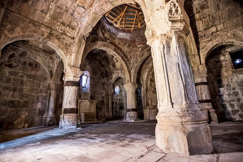 Group Tour: Dilijan, Parz Lake, Makaravank, wine factory - Makaravank and its medieval stonework
