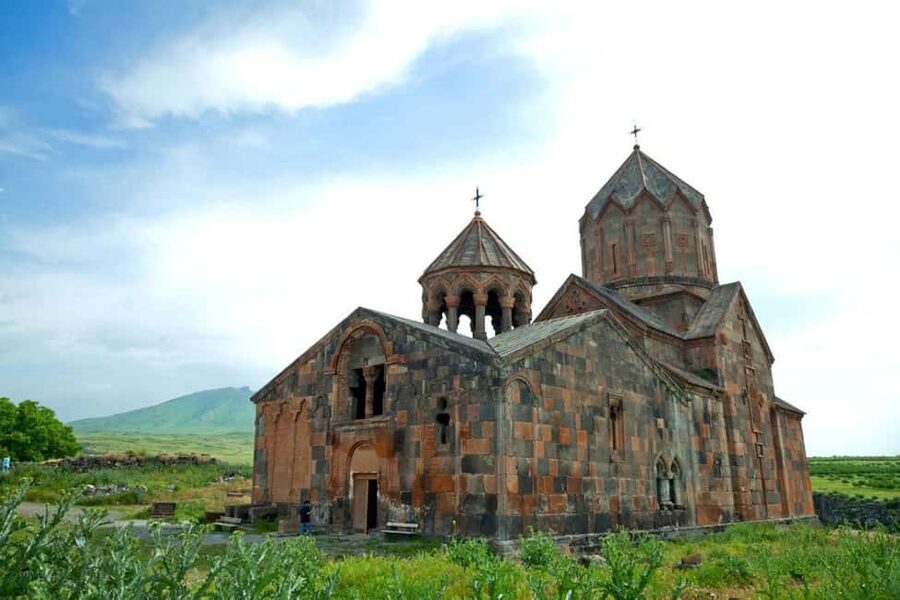 Group Tour: Hovhannavank, Saghmosavank & Chocolate House - Karmravor Church and its red-tiled roof