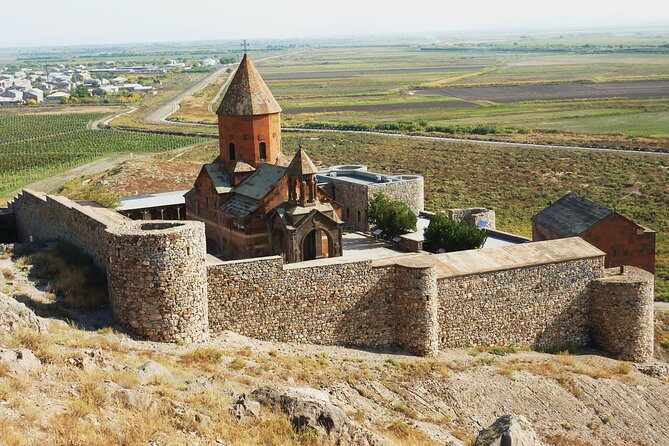 Guided tour: Khor Virap, Noravank Monastery, Areni, Jermuk - Khor Virap and the story beneath the monastery