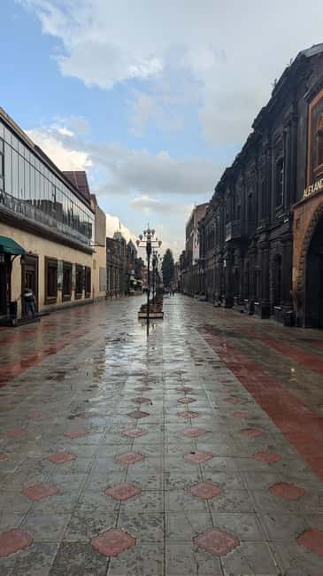 Gyumri: Private Guided Walking Tour By A Local Guide - Stories, humor, and the everyday side of Gyumri