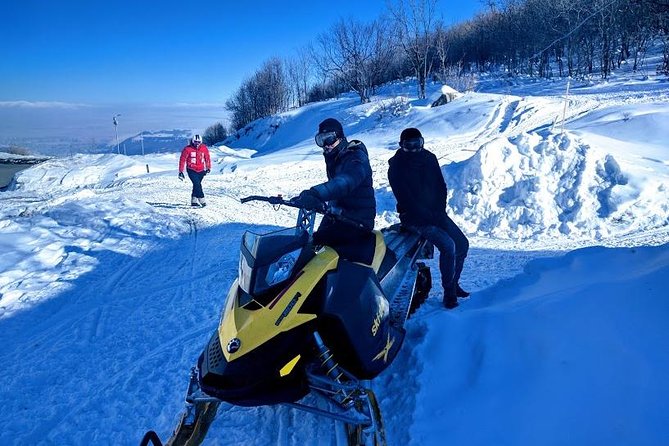 Multi-Day Winter Sightseeing Tour in Armenia - Noravank contrasts red rock and snow