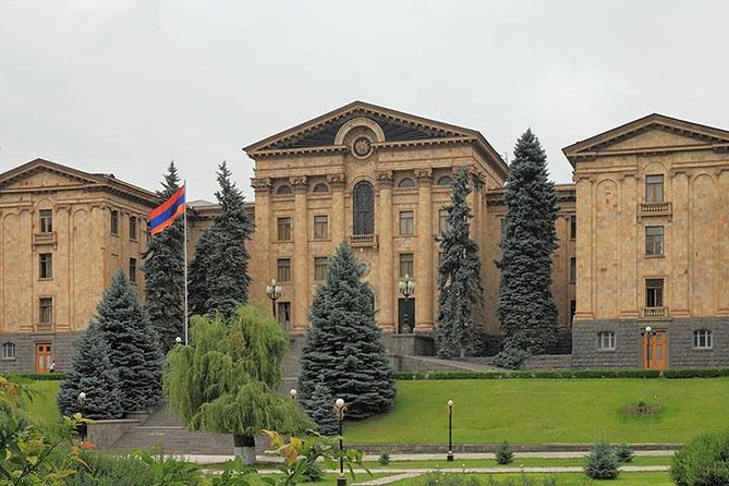 Observing city tour in Yerevan - Cascade: Yerevan’s great staircase and city view