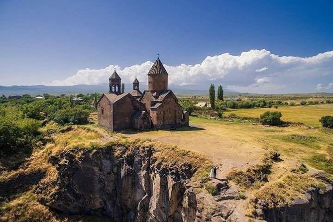 One Day Tour to Saghmosavank Monastery-Alphabet Valley-Amberd Fortress - Saghmosavank above the Qasagh River gorge