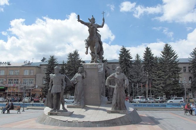One-day trip to the city of humor Gyumri - Cherkezi Dzor makes lunch part of the experience
