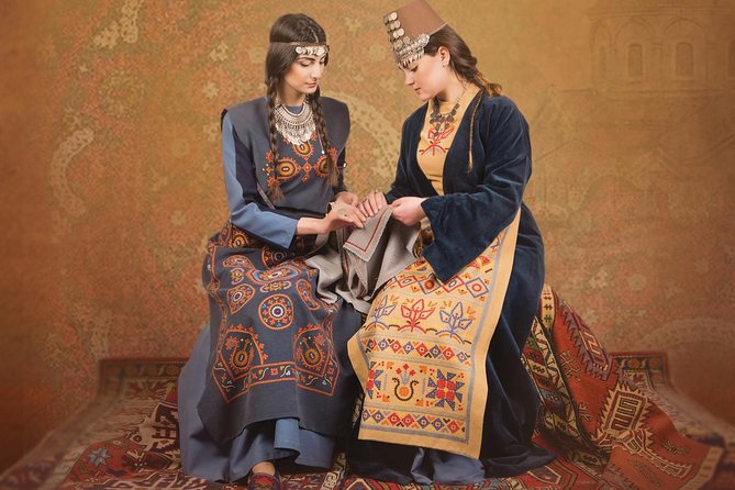 Photoshoot in Armenian garments - Choosing Armenian garments for the portrait