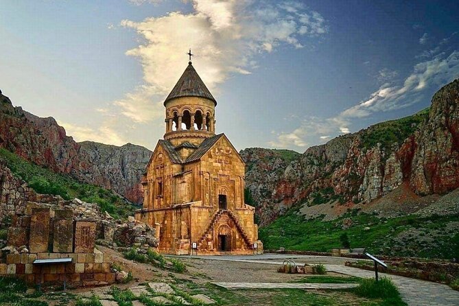 Private Day Trip to Khor Virap, Areni & Noravank - The pace, vehicle, and practical trade-offs