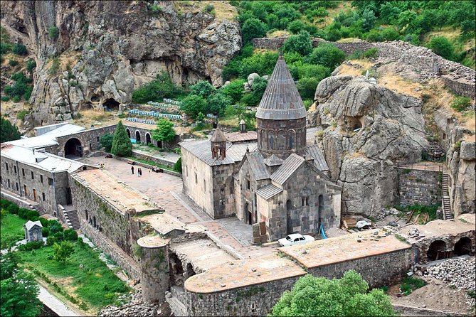 Private Half-Day Garni Temple and Geghard Monastery Tour from Yerevan - What the guide adds to the drive