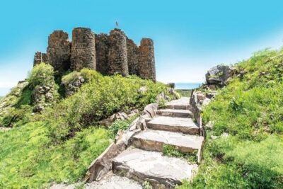 Saghmosavank , Alphabet monument, Amberd fortress
