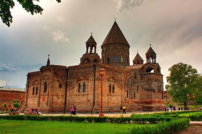 Private tour to Echmiadzin (st Cathedral), Zvartnots, Khor Virap, Garni, Geghard - Zvartnots and the shape of a vanished cathedral