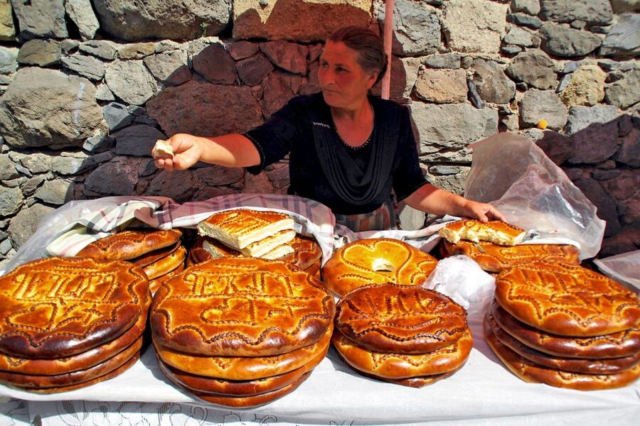 Private tour to Garni, Geghard, Symphony of Stones - Guide choice, languages, and the personal touch