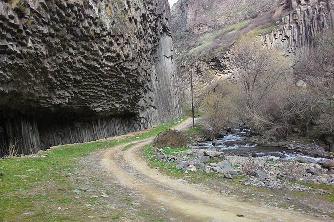 Private tour to Garni Pagan Temple, Geghard Cave Monastery & Symphony of Stones - Why this short Yerevan outing works well