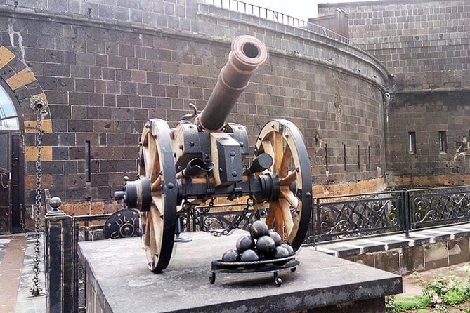 Private tour to Gyumri, Dzitoghtsyan Museum, Black Fortress - Why Gyumri makes a strong day trip from Yerevan
