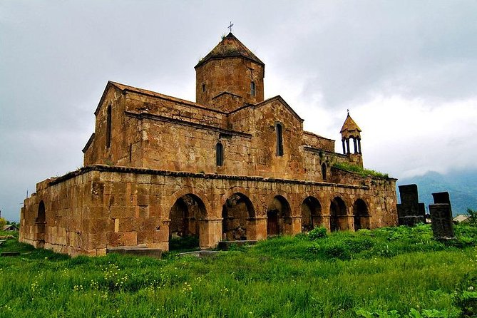 Private tour to UNESCO heritage Haghpat and Sanahin monasteries and Odzun church - Choosing the guide option