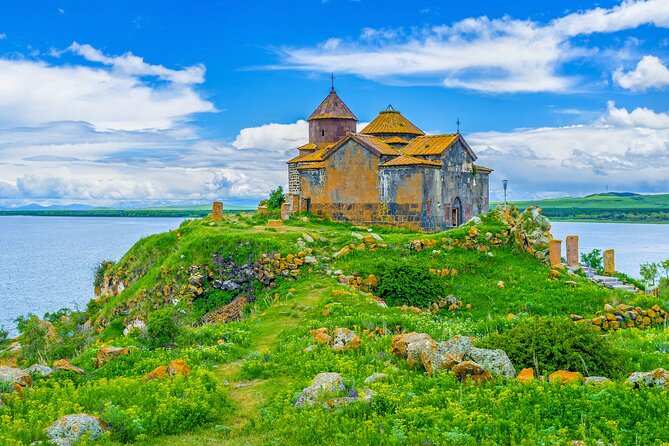 Private Tour: Tsaghkadzor, Ropeway, Kecharis Monastery, Sevan Lake, Sevanavank - Driver or professional guide?