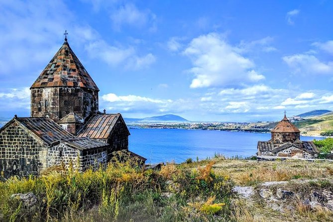 Private Transfer & Tour from Tbilisi to Yerevan or Yerevan to Tbilisi - Haghpat Monastery and the Debet Canyon setting