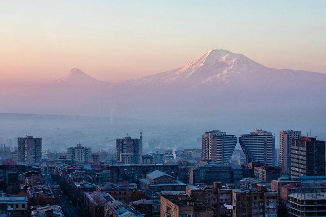 Retro KGB Tour: A Volga 21 Adventure in Yerevan's Soviet Past with photography - Photography is more useful than a simple souvenir