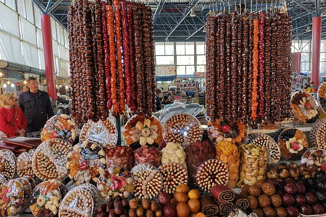 Shopping with Brandy - Vernissage for Armenian gifts and handicrafts