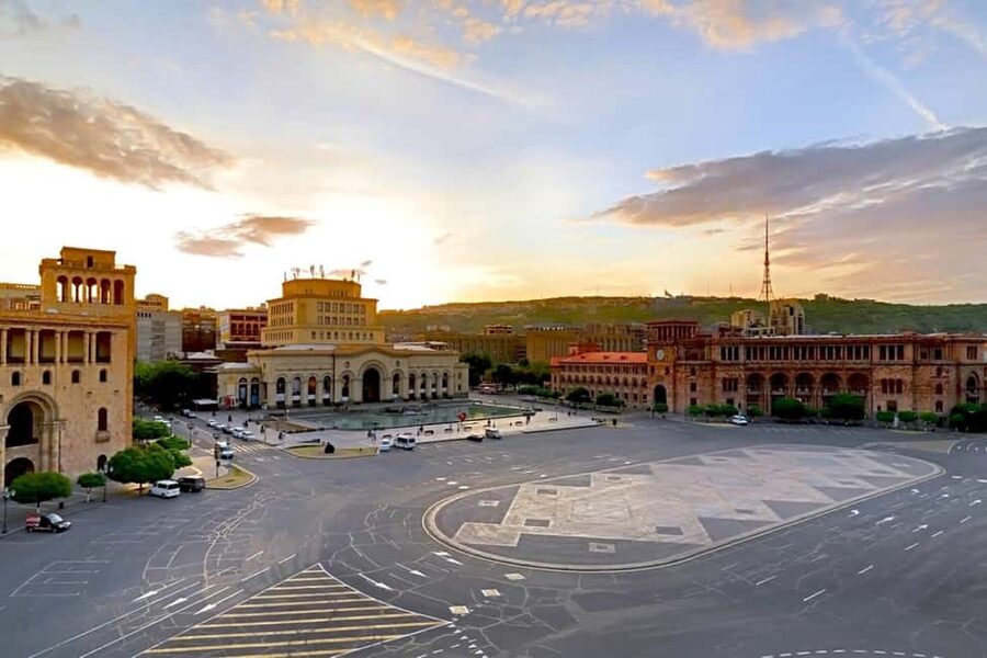 Sightseeing tour in Yerevan, Megerian Carpet, Soviet Club - Republic Square and Yerevan’s central streets