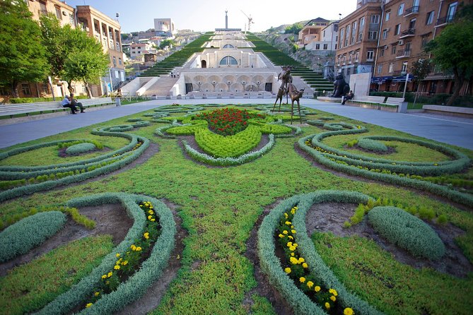 The Great Beauty of Armenia: 7-Day Culture and Cuisine Tour - Vernissage is the right final stop