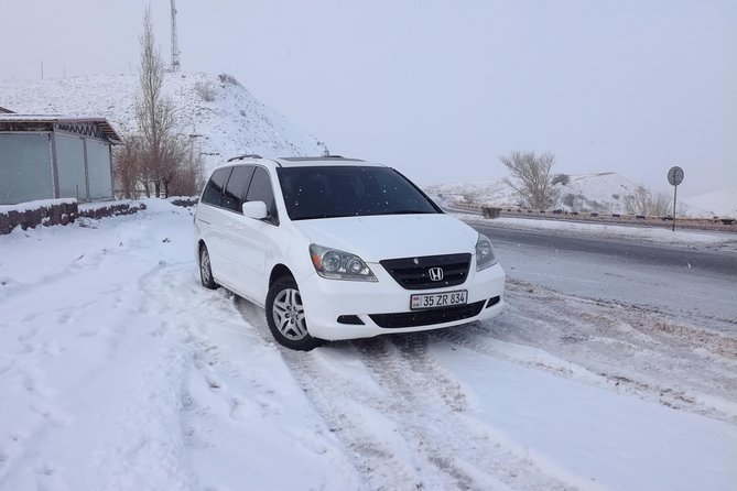 Transfer Tbilisi to Yerevan with 2 sightseeing stops - Border crossing: the detail that matters most