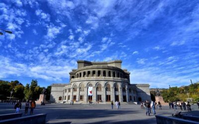 Walking City Tour in Yerevan with 10 yo Brandy & 5 Wines